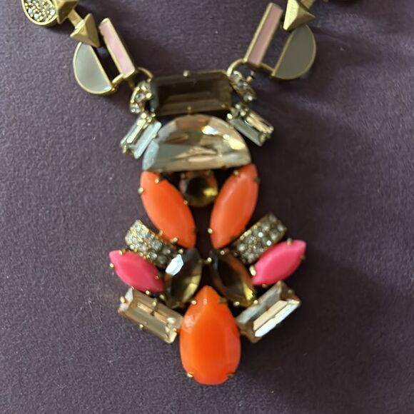 Stella & Dot Pop Geo Necklace Goldtone Coral Color Stones with Crystals - Picture 2 of 5